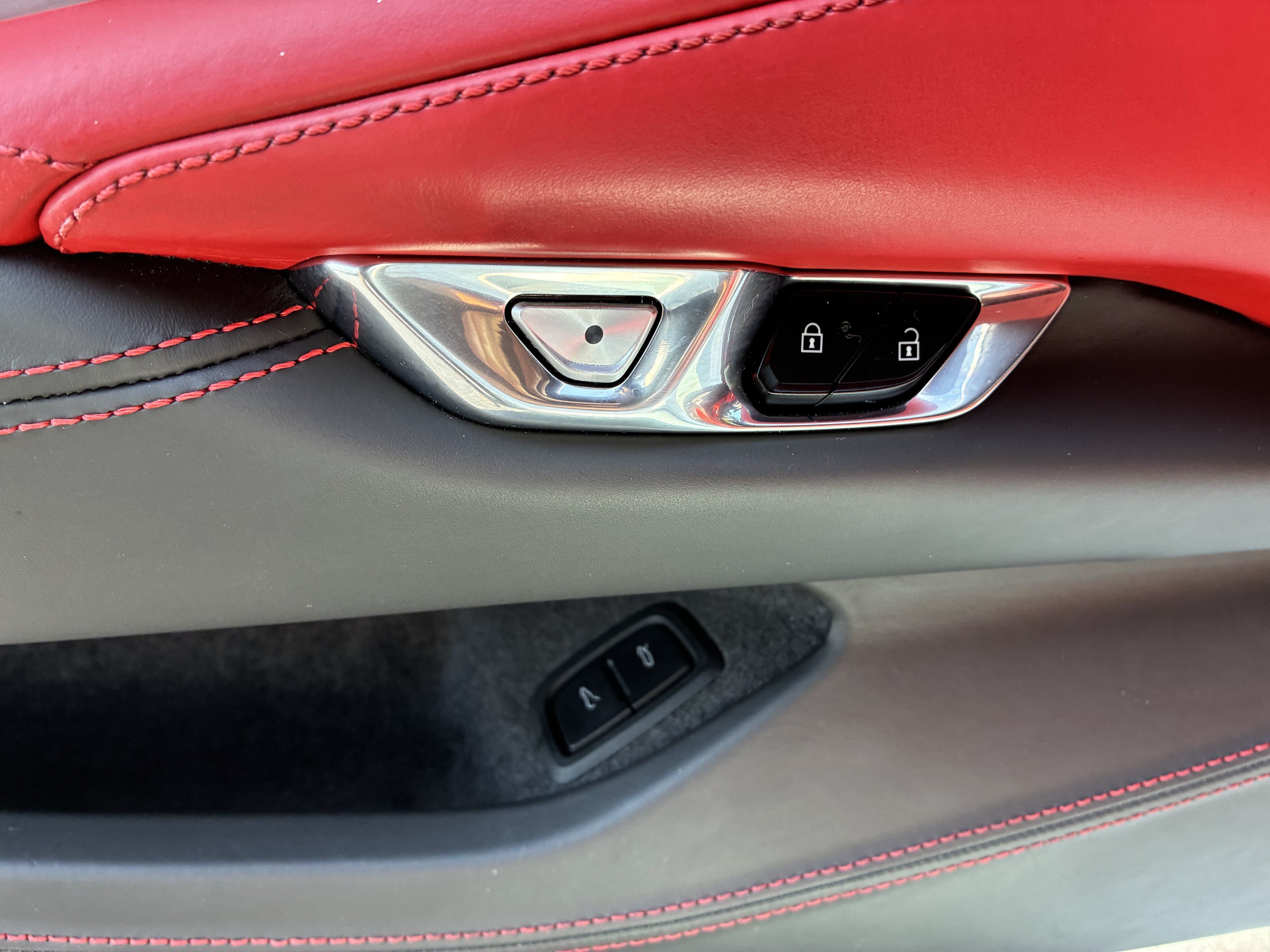 Used 2021 Chevrolet Corvette Stingray Premium Cpe w/ Z51 Performance Package RWD image 19