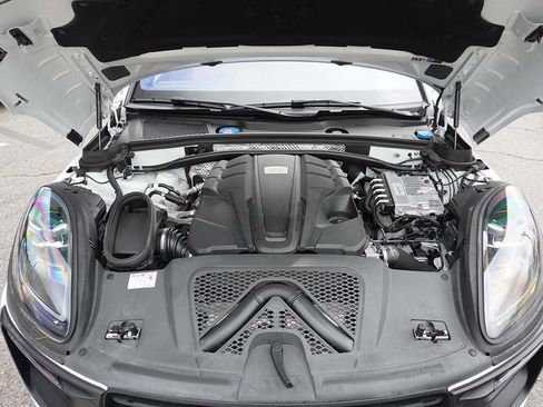 Used 2024 Porsche Macan GTS image 22