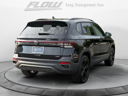 Certified 2026 Volkswagen Taos SE AWD/4WD image 9