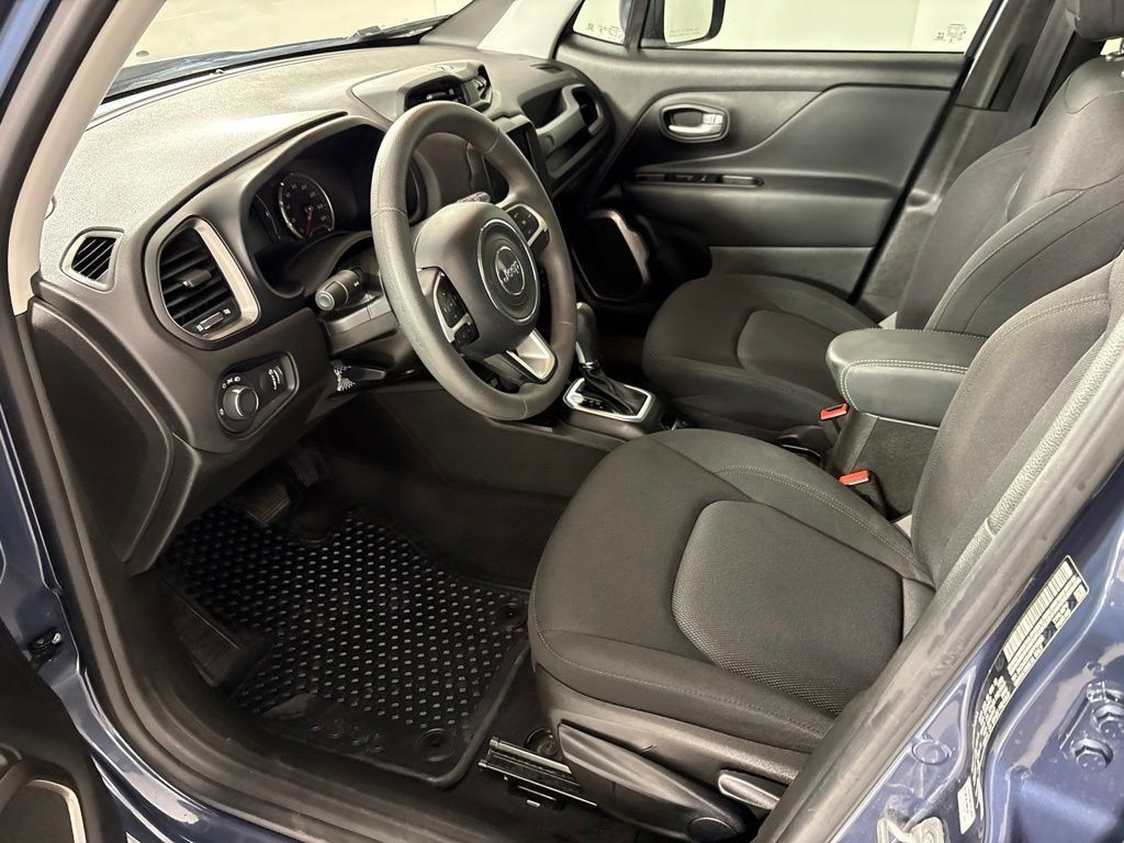 Used 2023 Jeep Renegade Latitude AWD/4WD image 22