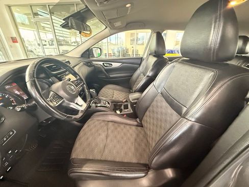 Used 2020 Nissan Rogue Sport SV w/ Technology Package image 12