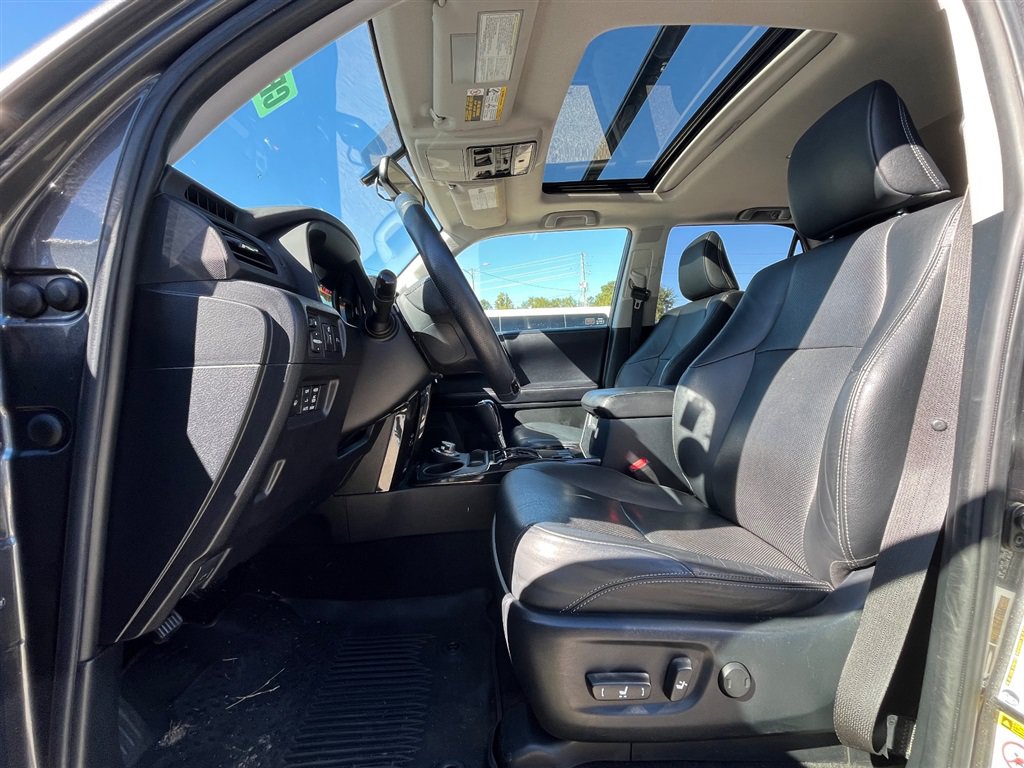 Used 2019 Toyota 4Runner Limited AWD/4WD image 4