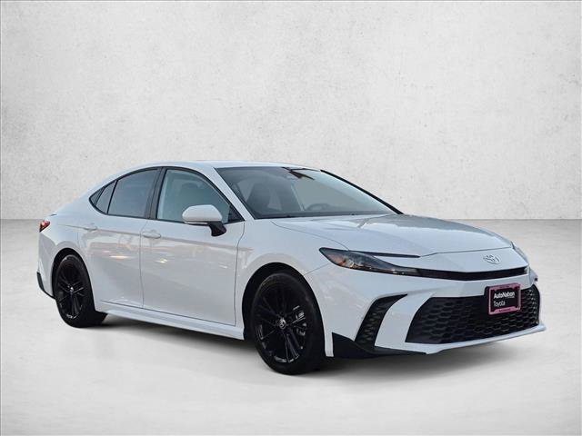 Certified 2025 Toyota Camry SE FWD image 3