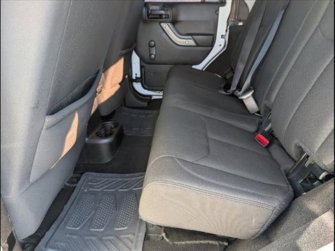 Used 2018 Jeep Wrangler Unlimited Sport w/ Max Tow Package image 10