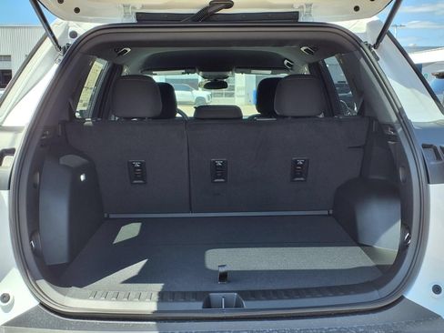 New 2026 Chevrolet Equinox LT FWD image 9