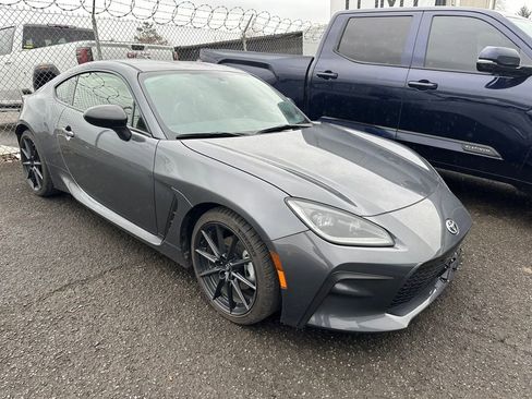 Used 2024 Toyota GR86 Premium image 2