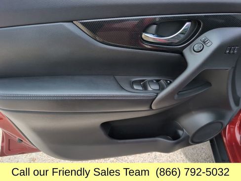 Used 2018 Nissan Rogue SL w/ Premium Package AWD/4WD image 12