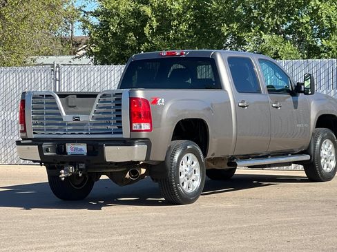 Used 2012 GMC Sierra 2500 SLT w/ SLT Convenience Package AWD/4WD image 4