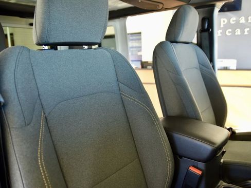 Used 2024 Jeep Wrangler Willys image 25