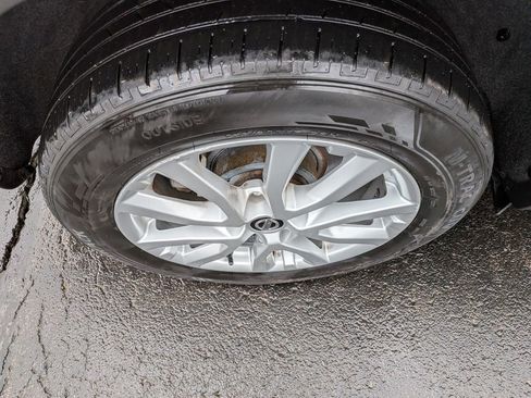 Used 2021 Nissan Rogue Sport S image 9