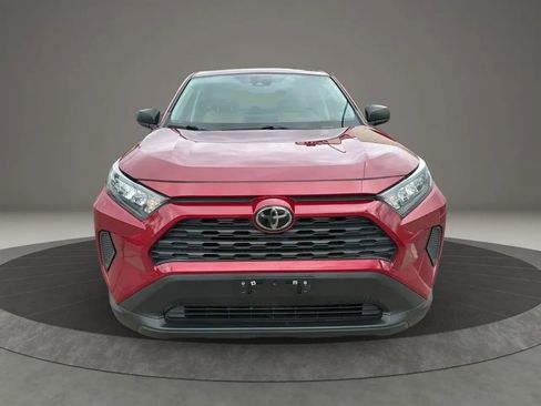 Used 2022 Toyota RAV4 LE AWD/4WD image 2