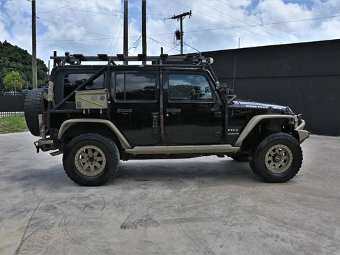 Used 2017 Jeep Wrangler Unlimited Sport w/ Quick Order Package 24S AWD/4WD image 8