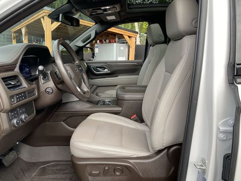 Used 2023 Chevrolet Tahoe Z71 w/ Luxury Package AWD/4WD image 14