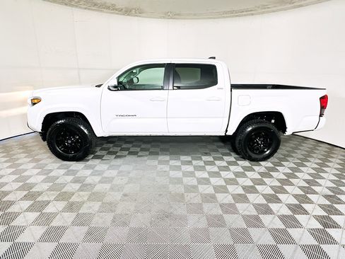 Used 2022 Toyota Tacoma SR5 image 6