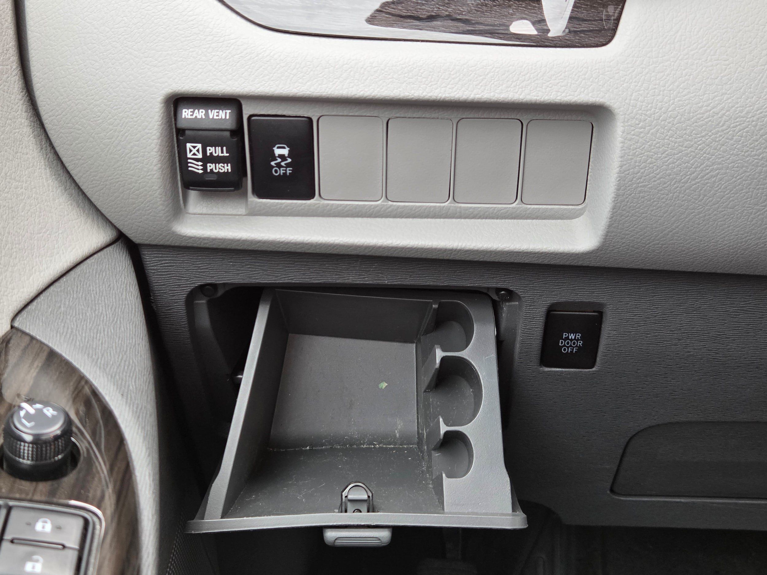 Used 2020 Toyota Sienna XLE FWD image 35