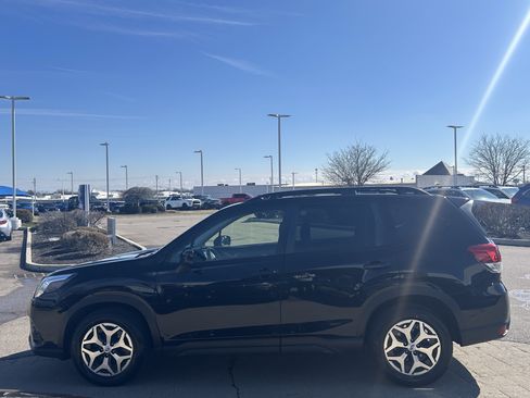 Certified 2023 Subaru Forester Premium image 4