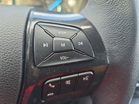 Used 2018 Ford Explorer XLT image 18