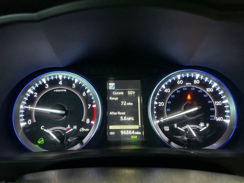 Used 2018 Toyota Highlander AWD V6 image 16