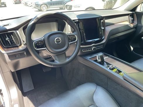 Certified 2023 Volvo XC60 B5 Plus w/ Climate Package AWD/4WD image 17