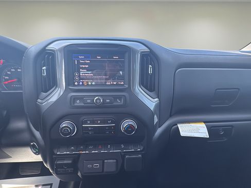 Used 2025 Chevrolet Silverado 1500 Custom Trail Boss w/ Midnight Edition AWD/4WD image 12