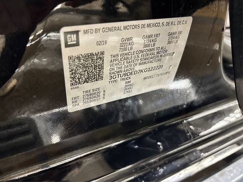Used 2019 GMC Sierra 1500 SLT w/ SLT Premium Plus Package AWD/4WD image 17