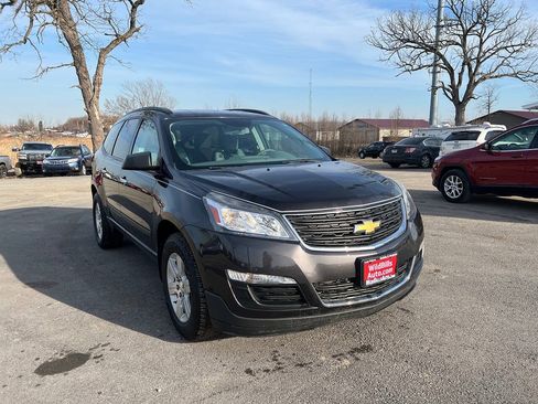 Used 2017 Chevrolet Traverse LS FWD image 3