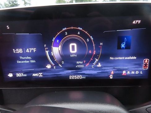 Used 2025 Chevrolet Traverse LT image 18