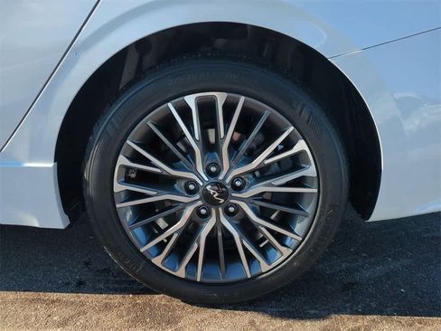 Used 2024 Kia Forte GT-Line w/ GT-Line Premium Package image 6