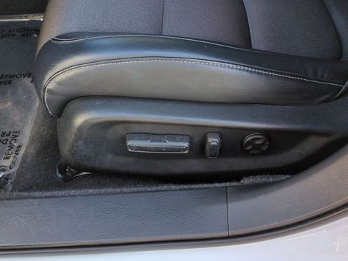 Used 2018 Honda Accord Sport image 19
