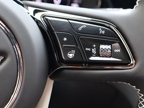 New 2025 Bentley Flying Spur Plug-In Hybrid image 25