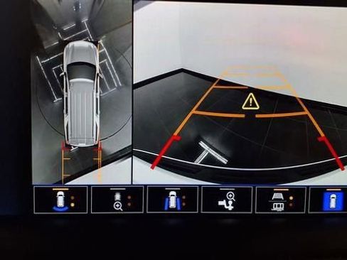 Used 2024 Chevrolet Suburban RST w/ Luxury Package image 35