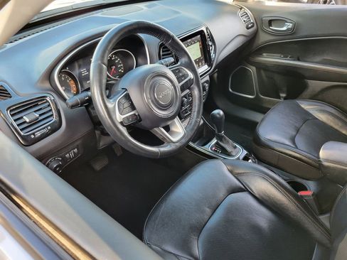 Used 2018 Jeep Compass Limited w/ Navigation Group image 3