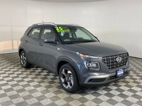 New 2025 Hyundai Venue SEL FWD image 7