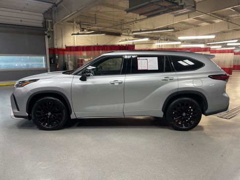 Certified 2023 Toyota Highlander XSE image 7