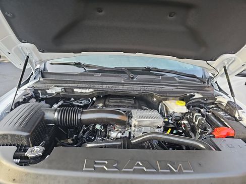 New 2026 RAM 1500 4x4 Crew Cab image 28