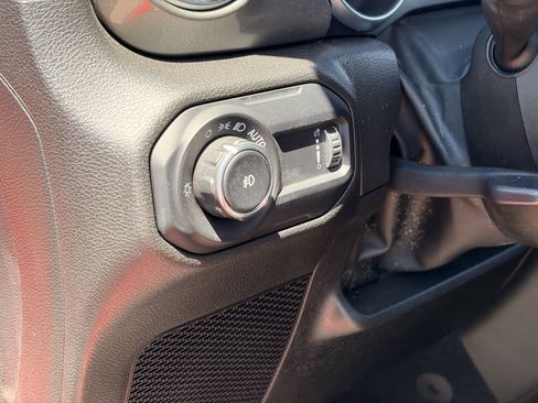 Used 2023 Jeep Wrangler Unlimited Sahara AWD/4WD image 19