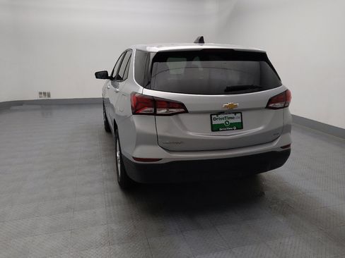 Used 2022 Chevrolet Equinox LS w/ LS Convenience Package image 6