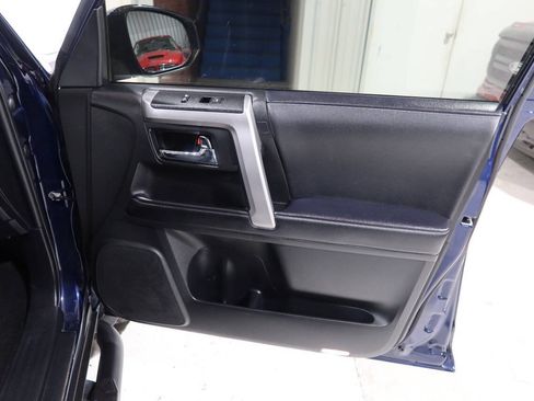 Used 2022 Toyota 4Runner SR5 Premium w/ Moonroof Package RWD image 30