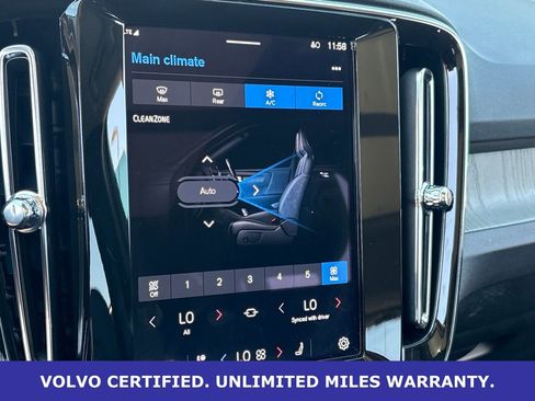 Certified 2025 Volvo XC40 B5 Core image 21
