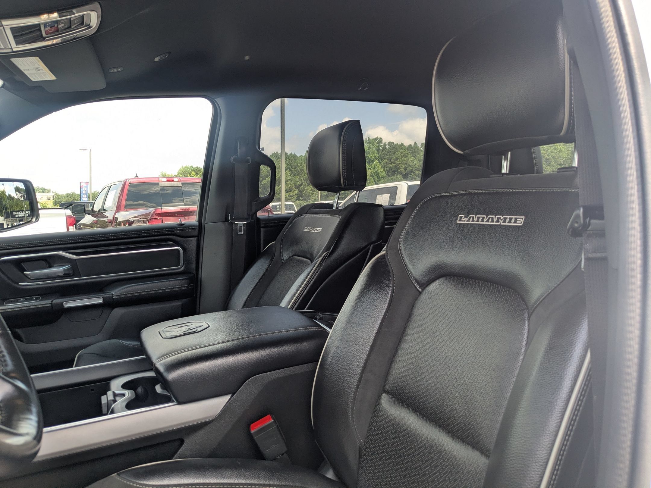 Used 2023 RAM 1500 Laramie AWD/4WD image 14