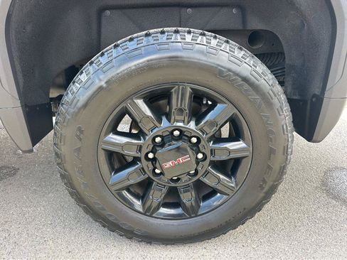 Used 2024 GMC Sierra 2500 SLE w/ SLE Value Package; AWD/4WD image 14