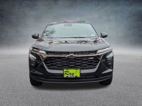 New 2026 Chevrolet Trax RS w/ Sunroof Package image 9