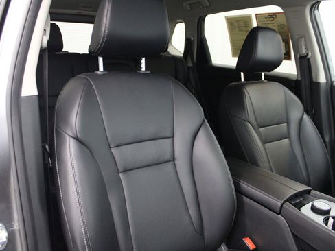 Used 2024 Nissan Rogue SL AWD/4WD image 30
