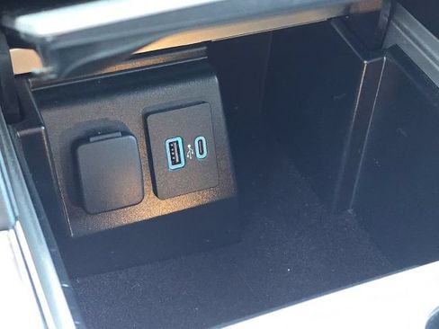 Used 2021 Ford Explorer Limited w/ Equipment Group 301A RWD image 38