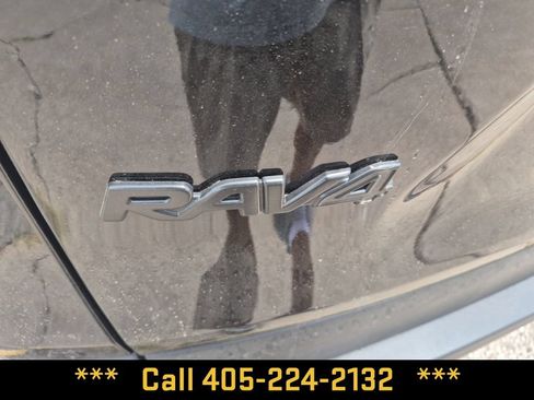 Used 2023 Toyota RAV4 LE AWD/4WD image 13