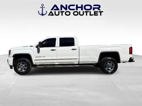 Used 2019 GMC Sierra 3500 Denali w/ Duramax Plus Package AWD/4WD image 5