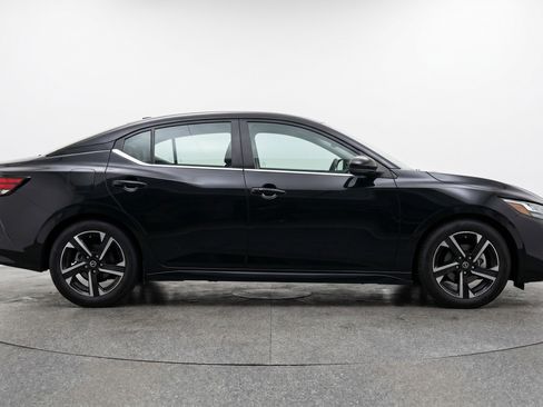 Used 2025 Nissan Sentra SV FWD image 11