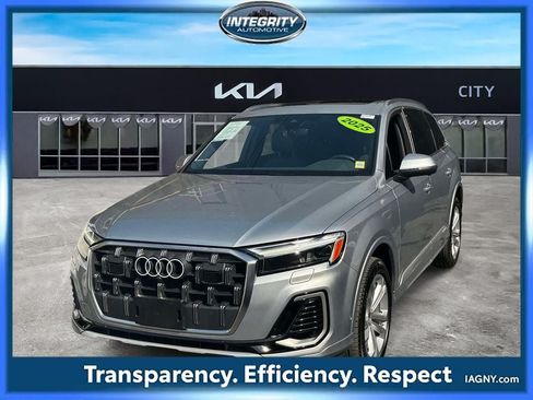 Used 2025 Audi Q7 3.0T Premium Plus AWD/4WD image 4