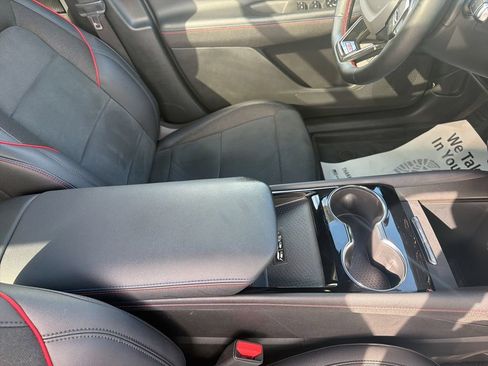 Used 2025 Chevrolet Blazer EV RS FWD image 39