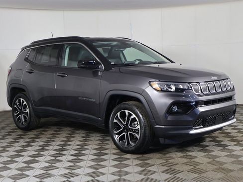 Used 2022 Jeep Compass Limited image 2